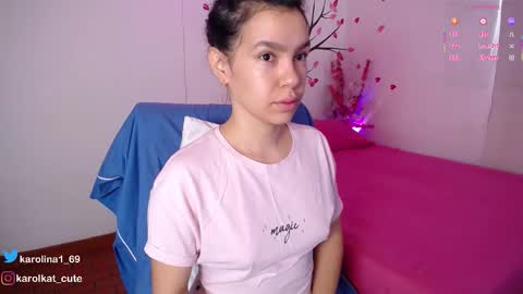 Snapshot of karolkat_1 chatting on 21, 12, 2025 Karolina 3 online show from 21, 12, 2025