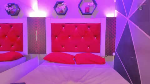 Snapshot of karoll014 chatting on 4, 5, 2026 Karol online show from 4, 5, 2026