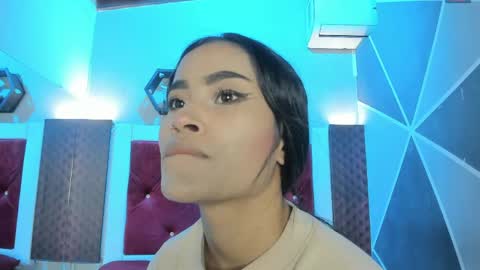 Snapshot of karoll014 chatting on 11, 5, 2026 Karol online show from 11, 5, 2026