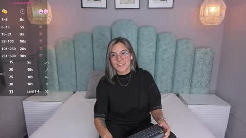 Karol Santos online show from 17, 12, 2024