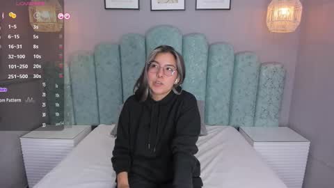 Karol Santos online show from 19, 12, 2024