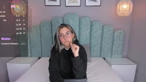 Karol Santos online show from 22, 12, 2024