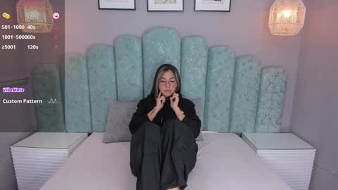 Karol Santos online show from 5, 2, 2025