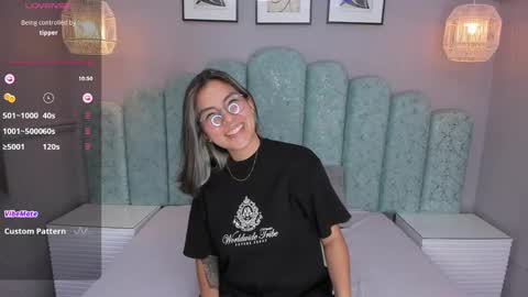 Karol Santos online show from 15, 2, 2025