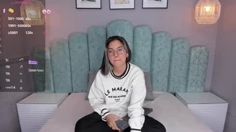 Karol Santos online show from 21, 2, 2025