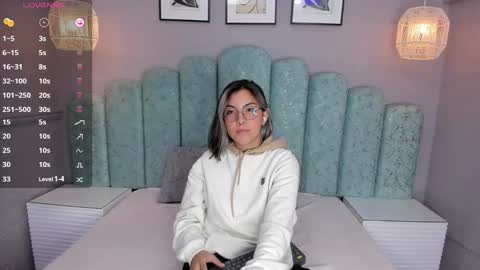 Karol Santos online show from 25, 2, 2025