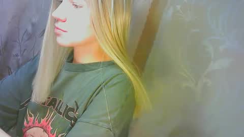 Snapshot of karolynafox chatting on 11, 9, 2025 Caroline Fox online show from 11, 9, 2025