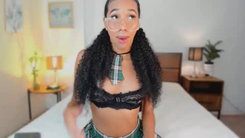 Snapshot of karymoon chatting on 16, 10, 2025 Kary Moon online show from 16, 10, 2025