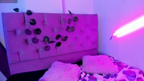 Snapshot of karyy_ chatting on 19, 12, 2024 Karyy online show from 19, 12, 2024