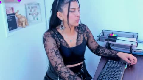 Kasandra Grant online show from 7, 4, 2026