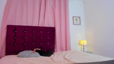       Katalina Miles      online show from 19, 1, 2025