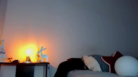 katalinaferreirax online show from 17, 12, 2024