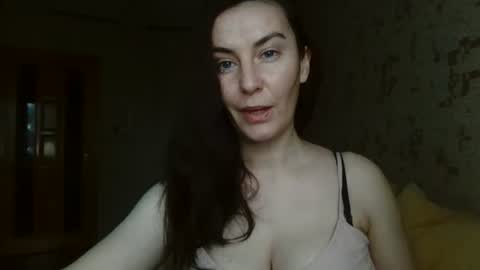 Snapshot of katalinaqe chatting on 10, 10, 2025 KatalinaQE online show from 10, 10, 2025