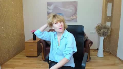 Snapshot of kate_jacksons chatting on 19, 11, 2025 Kate Jackson online show from 19, 11, 2025