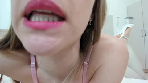 Snapshot of kate_redgar chatting on 19, 5, 2026 kate_redgar online show from 19, 5, 2026