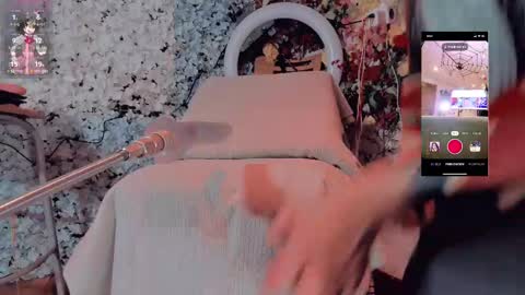 kate the pink girl online show from 13, 2, 2025