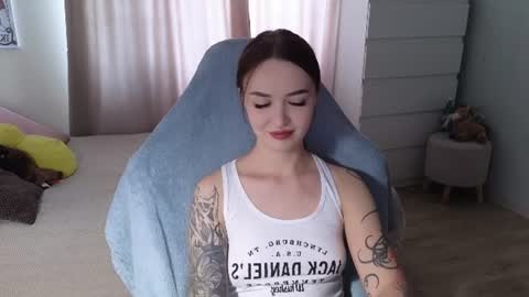 Snapshot of kateleoo chatting on 10, 7, 2026 Im Kate online show from 10, 7, 2026