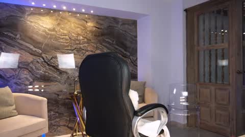  Kate Owens  online show from 2, 2, 2025