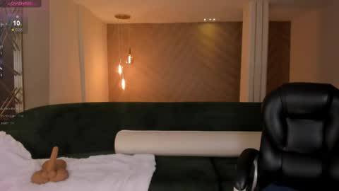 K A T E  online show from 9, 2, 2025