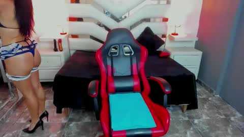 Snapshot of katetompson chatting on 18, 9, 2025 kate Tompson online show from 18, 9, 2025