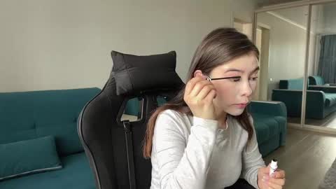 Snapshot of katheleenschraub chatting on 25, 5, 2026 Elle online show from 25, 5, 2026
