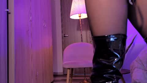 Snapshot of katheriine_saenz22 chatting on 7, 7, 2026 Kathee Saenz online show from 7, 7, 2026