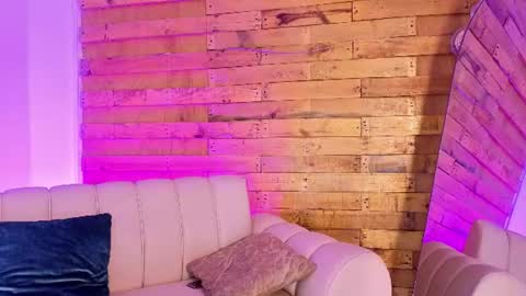 Snapshot of kathira_londres chatting on 7, 7, 2026 Sofia online show from 7, 7, 2026