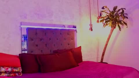 Snapshot of kathira_londres chatting on 17, 7, 2026 Sofia online show from 17, 7, 2026