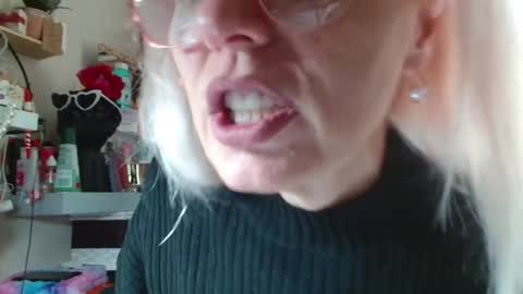 Snapshot of kathleenedwards chatting on 23, 5, 2026 Kathleen online show from 23, 5, 2026
