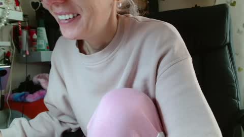 Snapshot of kathleenedwards chatting on 24, 5, 2026 Kathleen online show from 24, 5, 2026