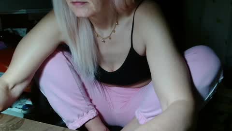 Snapshot of kathleenedwards chatting on 27, 5, 2026 Kathleen online show from 27, 5, 2026