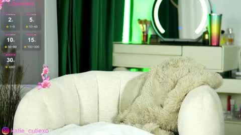 KatieCutieeXoo online show from 21, 5, 2026