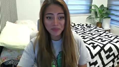 katiefrox  online show from 3, 3, 2025