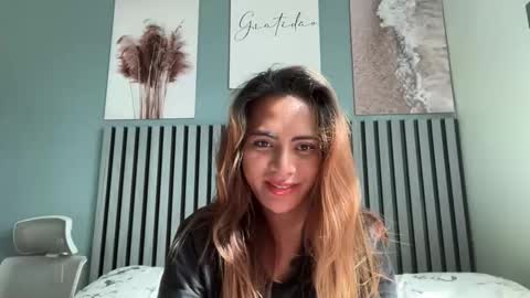 katiefrox  online show from 3, 11, 2025