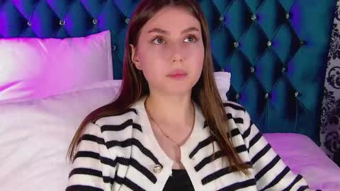 katiereeves online show from 18, 11, 2025