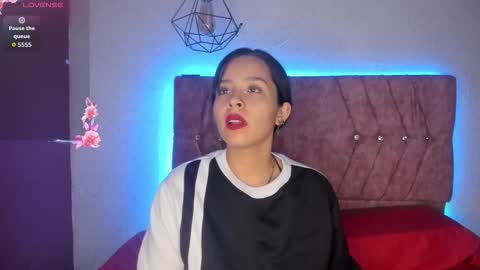 Snapshot of katiie_m chatting on 3, 2, 2026 Katie online show from 3, 2, 2026