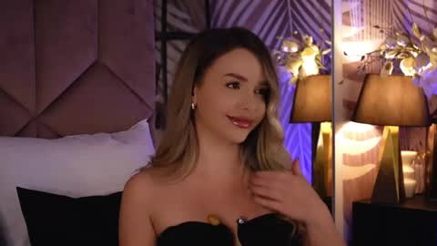 Snapshot of katjolie chatting on 25, 10, 2025 KatJolie online show from 25, 10, 2025