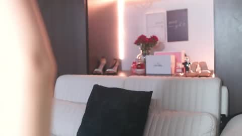 K A T L Y N  online show from 11, 4, 2026