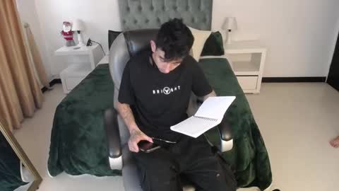 Snapshot of katnia_and_marcuz chatting on 22, 12, 2024 Katnia and Marcuz online show from 22, 12, 2024