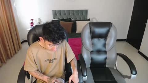 Snapshot of katnia_and_marcuz chatting on 3, 1, 2025 Katnia and Marcuz online show from 3, 1, 2025