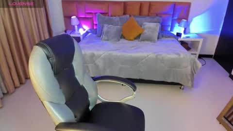 Snapshot of katnia_and_marcuz chatting on 10, 9, 2025 Katnia and Marcuz online show from 10, 9, 2025