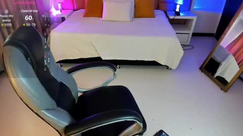 Snapshot of katnia_and_marcuz chatting on 4, 10, 2025 Katnia and Marcuz online show from 4, 10, 2025