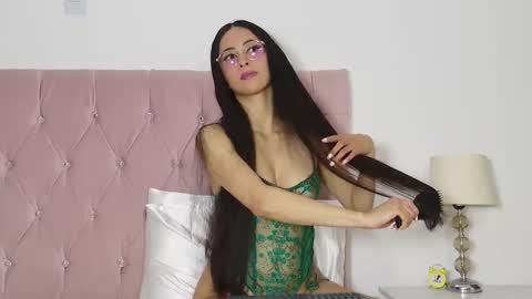 katrina clark online show from 20, 4, 2026