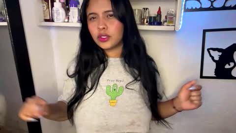 Snapshot of kattia_23 chatting on 19, 11, 2025 kattia online show from 19, 11, 2025