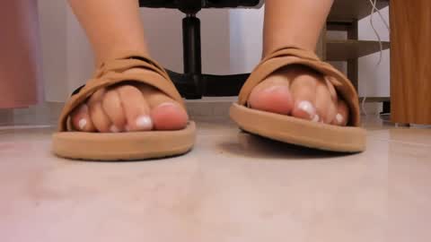 Snapshot of katty_feet_ chatting on 6, 5, 2026 Katty online show from 6, 5, 2026