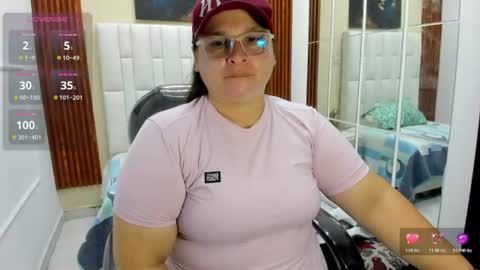 Snapshot of katty_findom_ chatting on 9, 7, 2026 katty online show from 9, 7, 2026