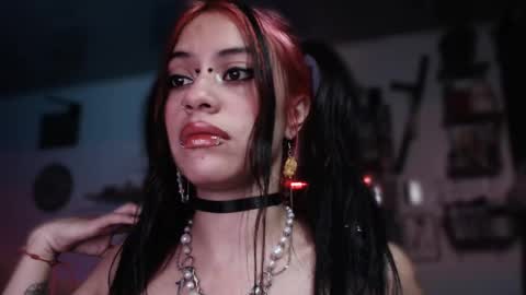 Snapshot of kattze chatting on 5, 1, 2025 online show from 5, 1, 2025