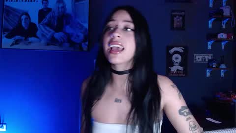 Snapshot of kattze chatting on 4, 11, 2025 online show from 4, 11, 2025