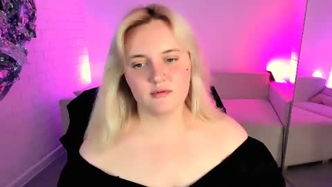 Snapshot of katybriggs chatting on 18, 6, 2026 Katy online show from 18, 6, 2026