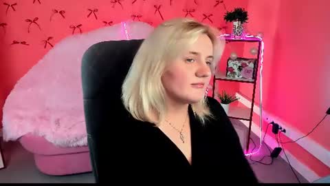 Snapshot of katybriggs chatting on 26, 6, 2026 Katy online show from 26, 6, 2026